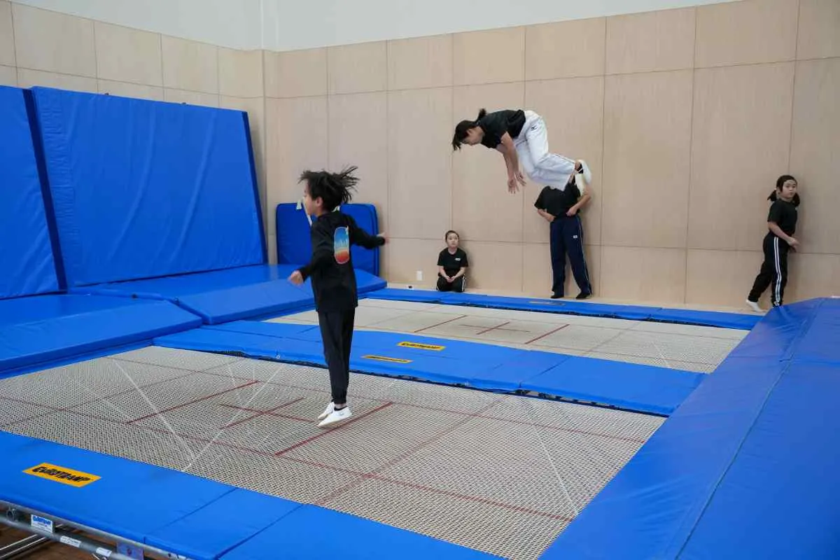 トランポリン | 熊本県菊陽町の習い事ならMaHaRoトランポリンクラブ